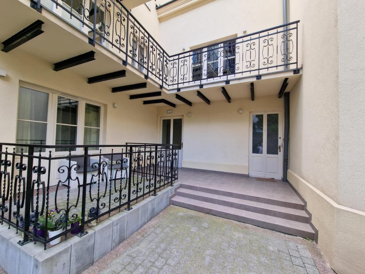 Apartamenty Sebastiana Krakow Luaran gambar